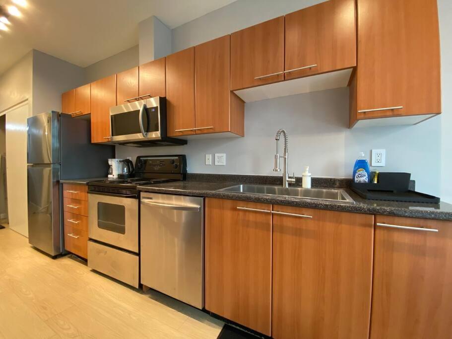 Entire Condo In Heart Of Downtown Ванкувер Екстер'єр фото
